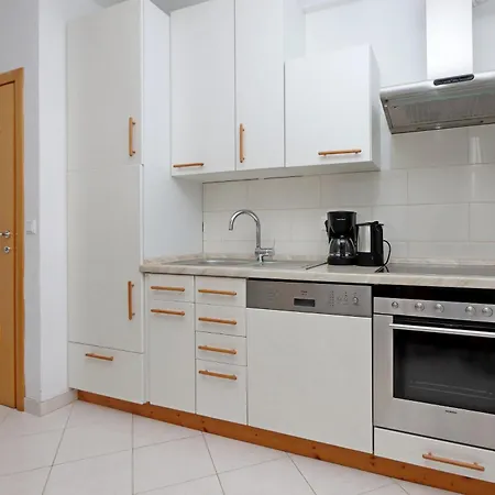 With Parking Space Kostrena, Rijeka - 23422 Appartement