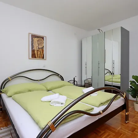 Appartamento With Parking Space Kostrena, Rijeka - 23422
