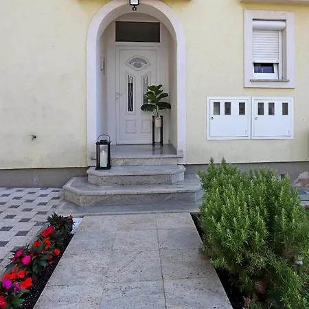 Appartamento With Parking Space Kostrena, Rijeka - 23422