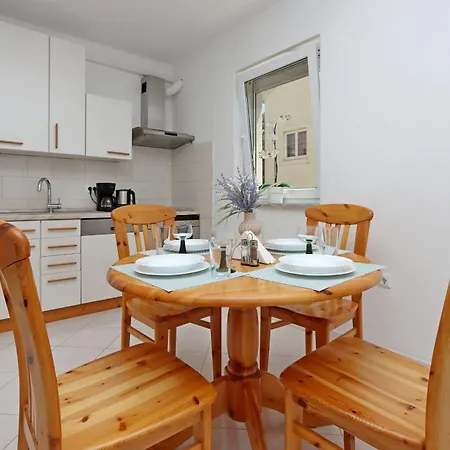 With Parking Space Kostrena, Rijeka - 23422 *