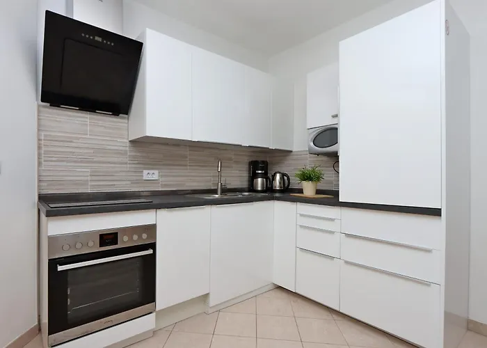With Parking Space Kostrena, Rijeka - 23422 Apartman